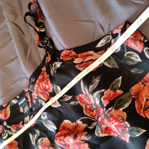 Torrid chemise tank top size 1 - Picture 4 of 6